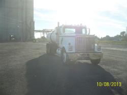 1990 IHC liquid tender (3)