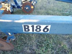B186