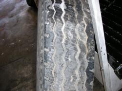 11R22.5 Tire (4)