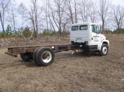 2000 Freightliner FL70-13