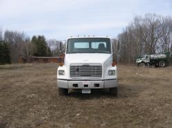 2000 Freightliner FL70-11