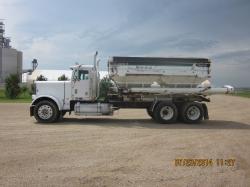 1979 Freightliner Dry Tender (2)