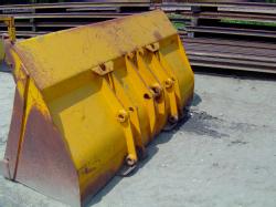 3 Yard Payloader Bucket(back) 45 inch bottom pins