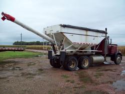 1984 Peterbilt (2)