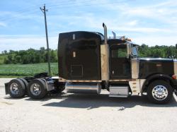 06 Pete Sleeper Truck 010