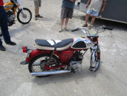 DR8969 (04)