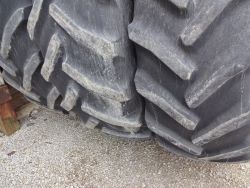 1542947