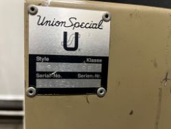 1559633