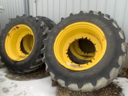 1567838
