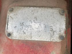 1582618