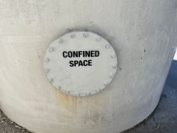 1585467