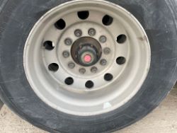 1593527