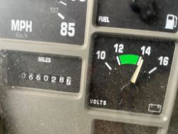 1604878