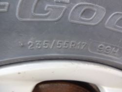 1611843