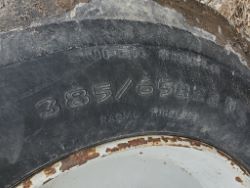 1617572