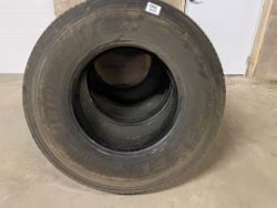 1615870