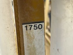 1621233