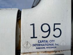 1631582
