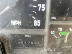 1631613