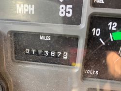 1631647