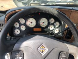 1635571