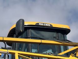 1635647