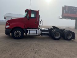 1635929