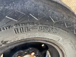 1637745