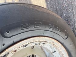 1637828