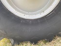 1637011