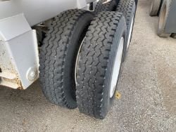 1639379