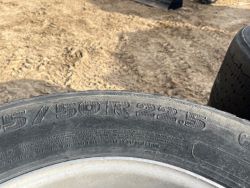 1639995