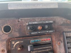 1640745