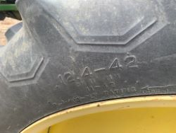1640393