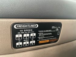 1641046