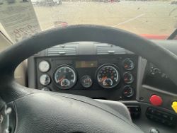 1641084
