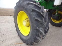 1643577