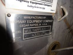 1652453