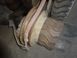 1649571