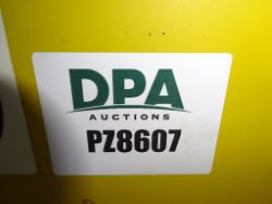 1649595
