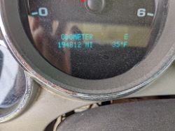 1652946