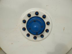1600909