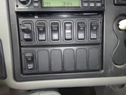 1687328