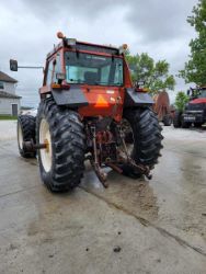 1689924