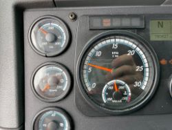 1734046