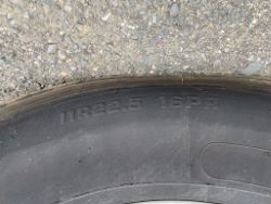 1733978