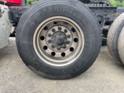 1737579