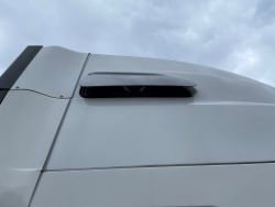 1747049