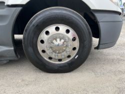 1747077