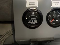 1895637